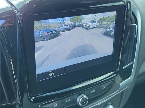 Used 2023 Chevrolet Traverse LT FWD image 31