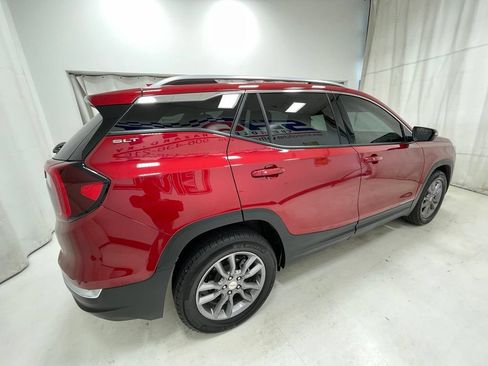 Used 2024 GMC Terrain SLT AWD/4WD image 5