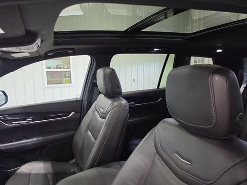 Used 2020 Cadillac XT6 Premium Luxury AWD/4WD image 23