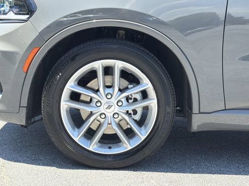 Used 2024 Dodge Durango GT RWD image 12