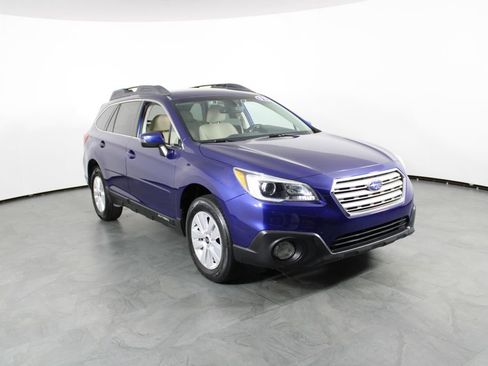 Used 2017 Subaru Outback 2.5i Premium image 4