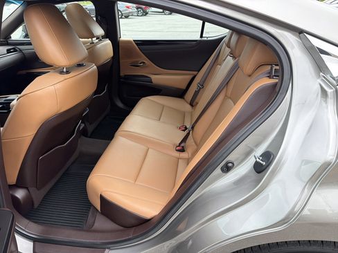 Used 2020 Lexus ES 350 w/ Premium Package FWD image 61
