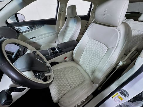 Used 2019 Lincoln Nautilus Black Label image 16