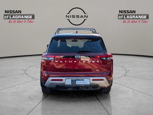 Used 2025 Nissan Pathfinder SL w/ SL Premium Package FWD image 7