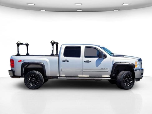 Used 2013 Chevrolet Silverado 2500 LT w/ Interior Plus Package AWD/4WD image 5