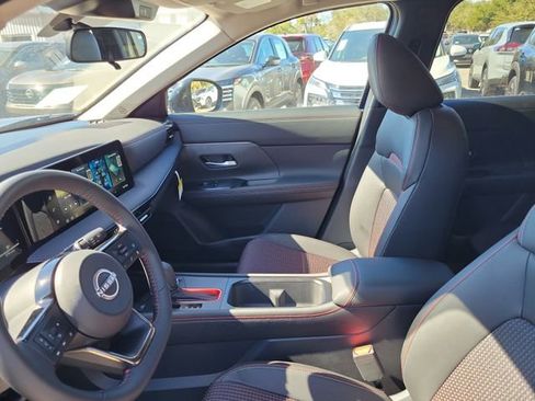 New 2026 Nissan Kicks SR FWD image 8