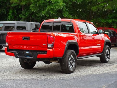 Used 2016 Toyota Tacoma TRD Off-Road w/ Premium & Technology Package AWD/4WD image 13