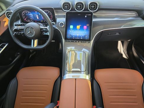 Used 2026 Mercedes-Benz GLC 300 image 4