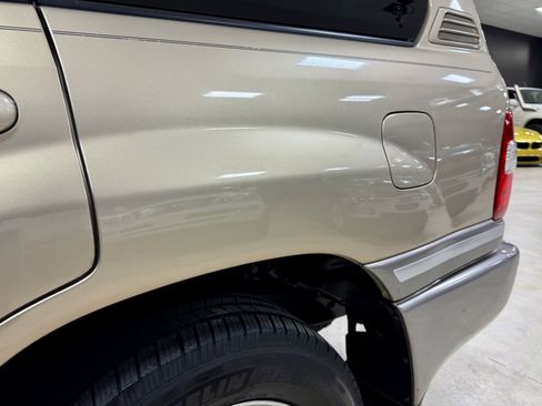 Used 2006 Toyota Land Cruiser image 12