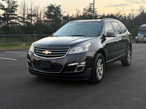 Used 2016 Chevrolet Traverse LT image 1