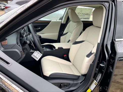 New 2025 Lexus ES 350 image 17