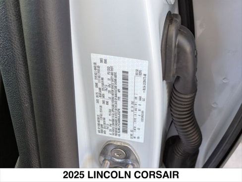 New 2025 Lincoln Corsair FWD w/ Equipment Group 101A image 15