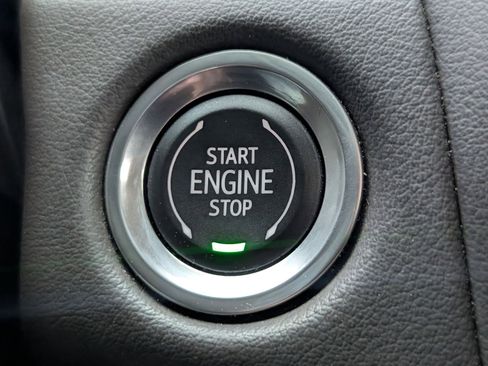 Used 2023 GMC Yukon SLT w/ SLT Luxury Package image 27