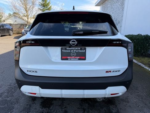 New 2026 Nissan Kicks SR w/ SR Premium Package image 9