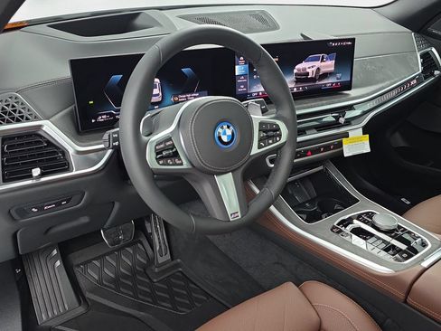 New 2026 BMW X5 xDrive50e w/ M Sport Package AWD/4WD image 16