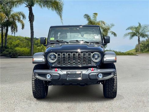 New 2026 Jeep Gladiator Rubicon w/ Steel Power Dome Hood Package AWD/4WD image 3