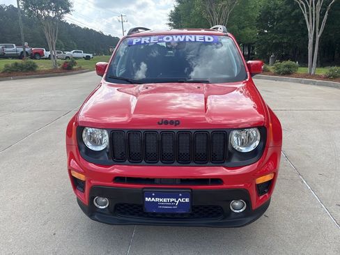 Used 2020 Jeep Renegade Altitude FWD image 2