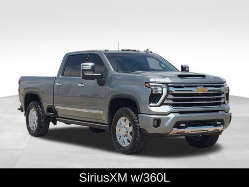 Used 2024 Chevrolet Silverado 2500 High Country w/ High Country Premium Package AWD/4WD image 11