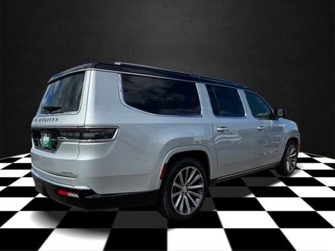 Used 2023 Jeep Grand Wagoneer L Series II image 3