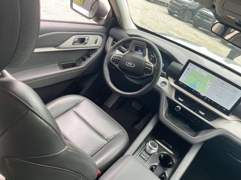 Certified 2025 Ford Explorer Active w/ Active Comfort Package AWD/4WD image 27