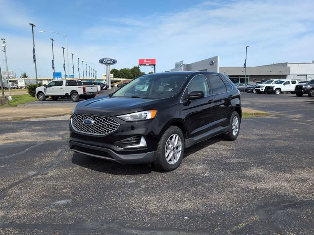 Used 2023 Ford Edge SEL AWD/4WD image 3
