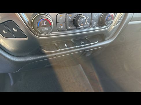 Used 2018 Chevrolet Silverado 1500 LT image 22