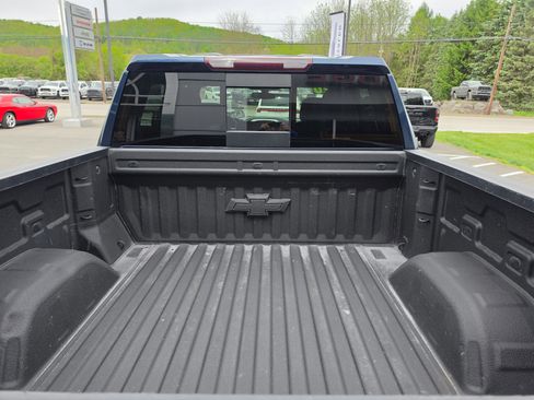 Used 2020 Chevrolet Silverado 1500 LT Trail Boss AWD/4WD image 5
