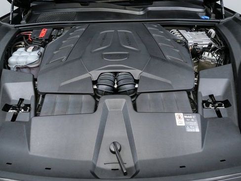 Certified 2025 Porsche Cayenne GTS image 33