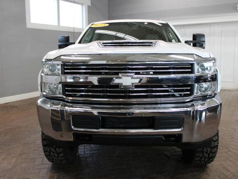 Used 2018 Chevrolet Silverado 2500 W/T w/ WT Convenience Package image 2