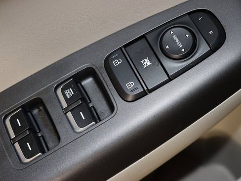 Used 2020 Kia Sportage LX image 15