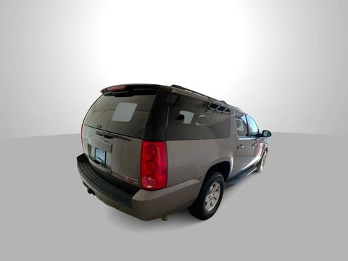 Used 2013 GMC Yukon XL SLT w/ SLT-2 Equipment Package AWD/4WD image 8