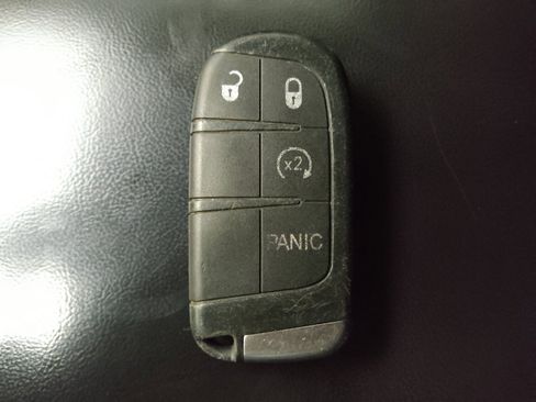 Used 2018 Jeep Grand Cherokee Limited image 32