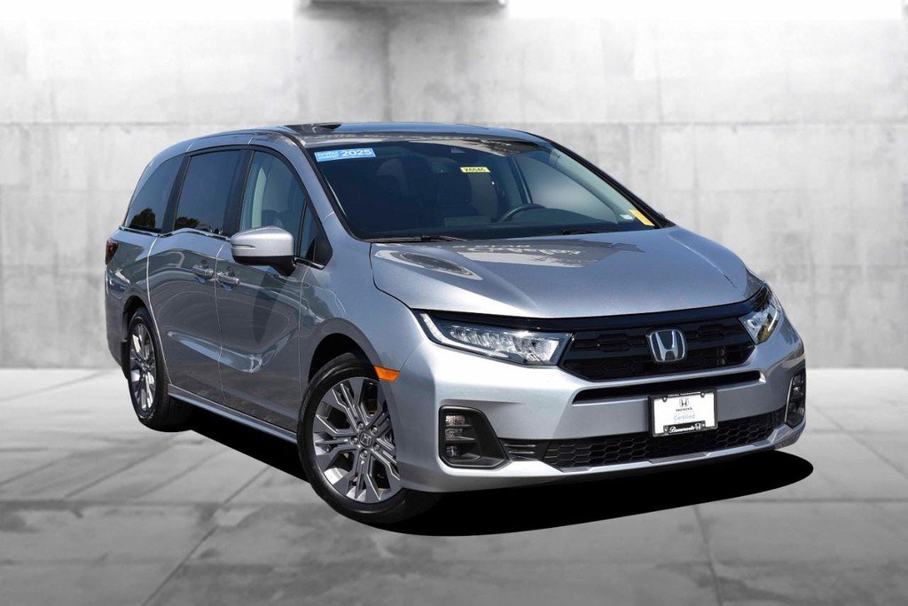 Certified 2026 Honda Odyssey Touring image 2