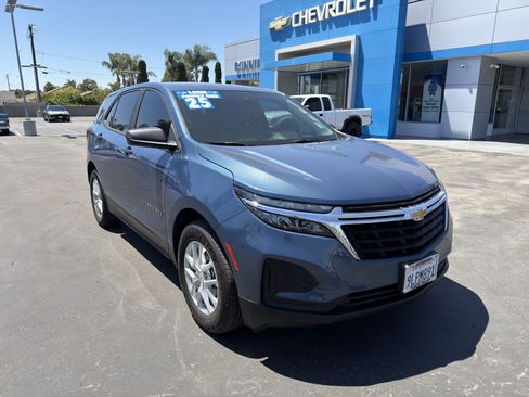Used 2024 Chevrolet Equinox LS FWD image 2
