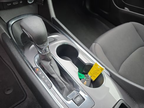 Used 2023 Chevrolet Malibu LT image 24