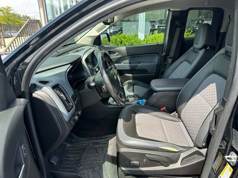 Used 2017 Chevrolet Colorado Z71 AWD/4WD image 9