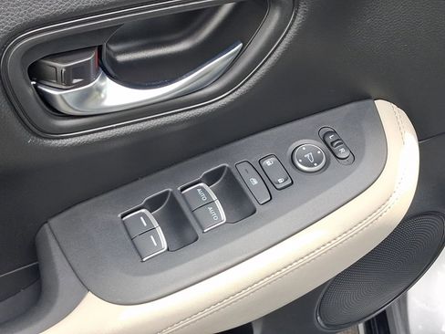 Used 2023 Honda HR-V EX-L image 13