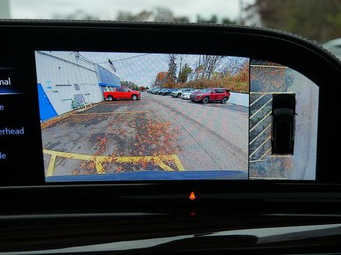 Used 2023 Cadillac Escalade ESV Premium Luxury image 17