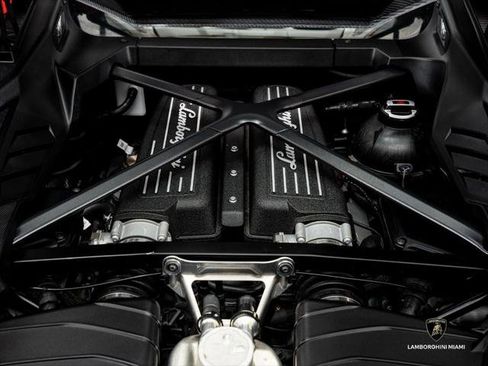 Used 2024 Lamborghini Huracan Tecnica RWD image 15