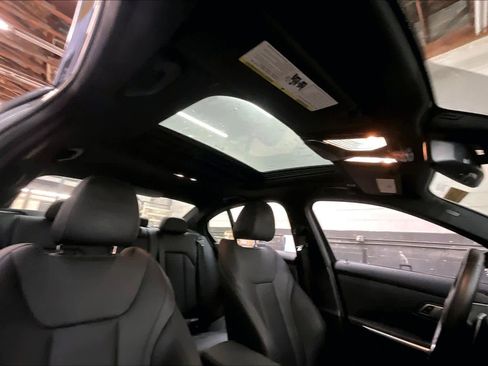 Used 2023 BMW 330e image 24