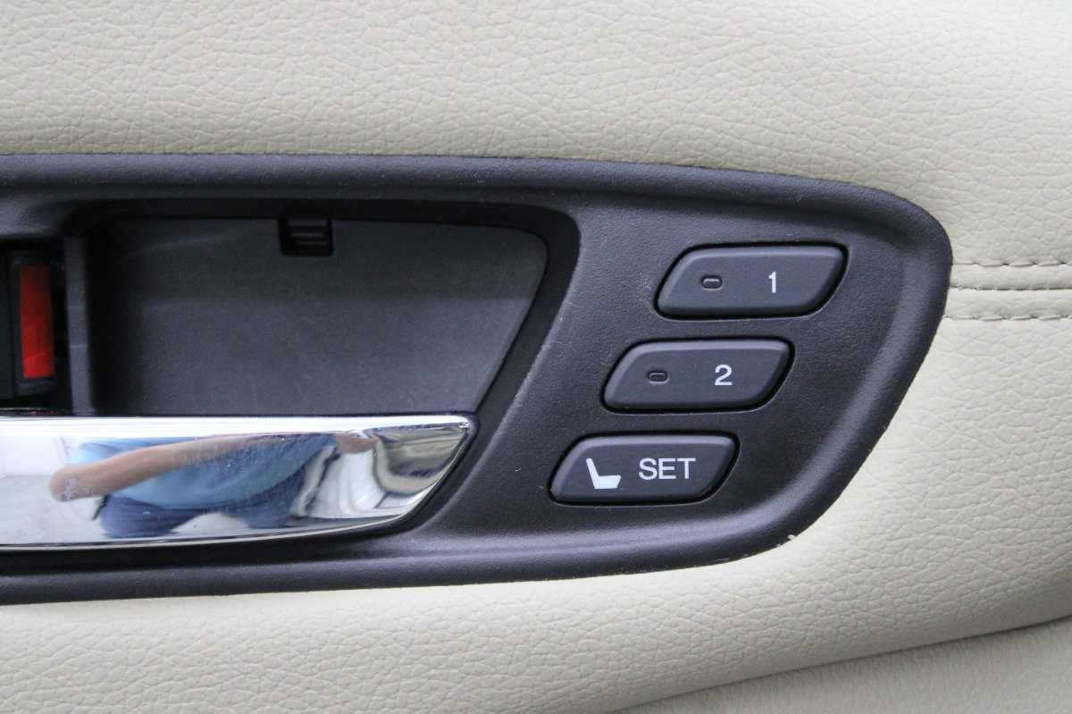 Used 2016 Acura RDX w/ Technology Package AWD/4WD image 17