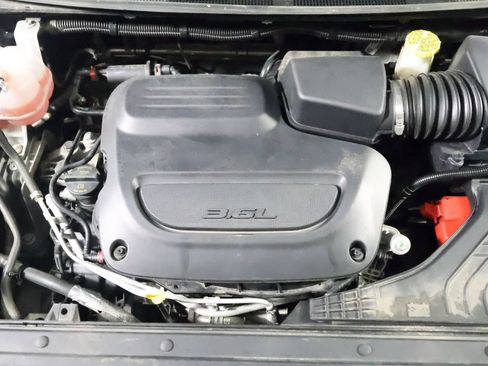 Used 2023 Chrysler Voyager LX FWD image 19