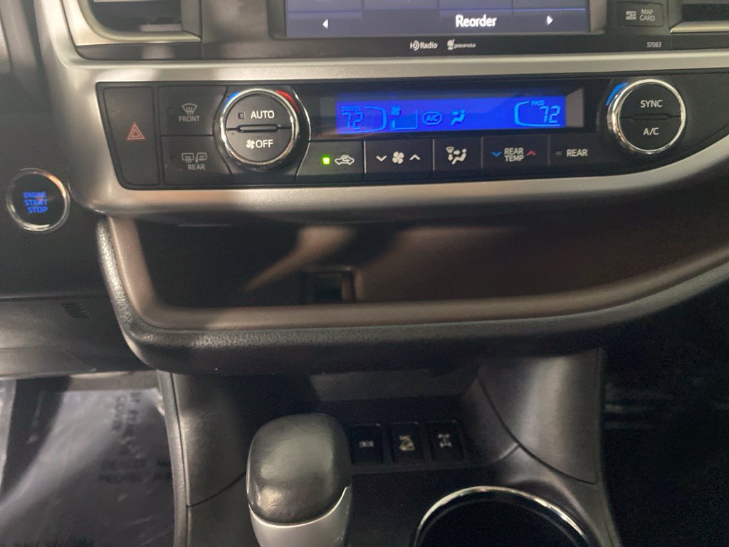 Used 2015 Toyota Highlander XLE AWD/4WD image 22