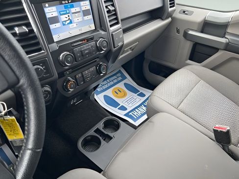 Used 2016 Ford F150 XLT w/ Equipment Group 302A Luxury image 26