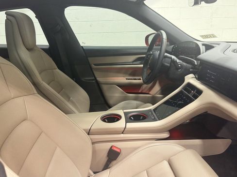 Used 2022 Porsche Taycan 4S image 25