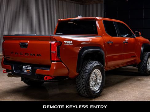 Used 2025 Toyota Tacoma TRD Off-Road image 9