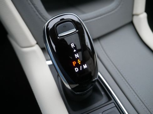 Used 2023 Cadillac XT6 Premium Luxury w/ Technology Package image 35