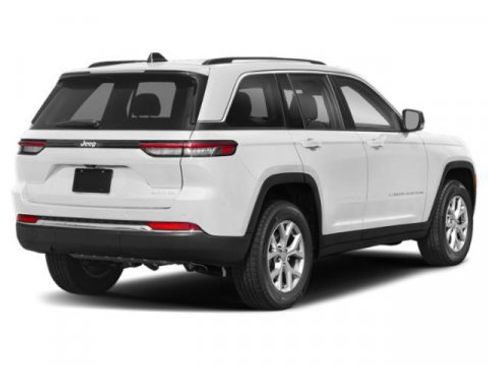Used 2023 Jeep Grand Cherokee Laredo AWD/4WD image 2