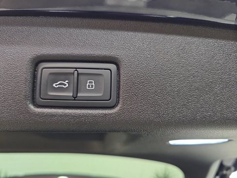 Used 2025 Audi Q5 Premium Plus w/ Premium Plus AWD/4WD image 16