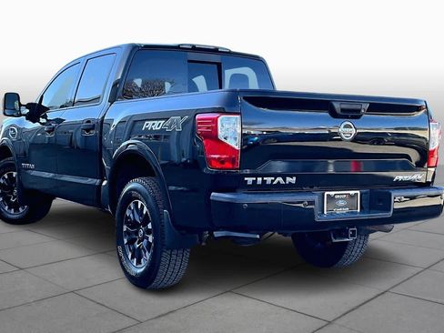 Used 2017 Nissan Titan PRO-4X w/ Pro-4x Convenience Package image 11